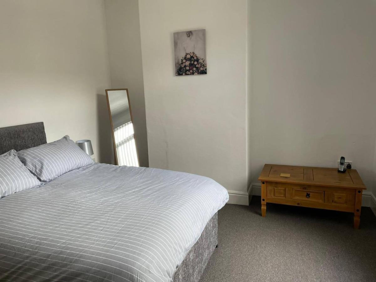 The Lawrence, 2 Bedroom Victorian House レッドカー エクステリア 写真