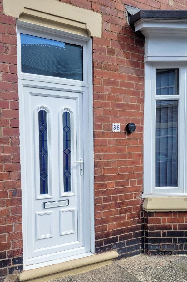 The Lawrence, 2 Bedroom Victorian House レッドカー エクステリア 写真